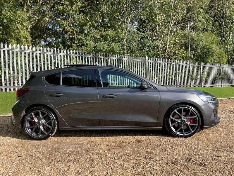 Used Ford Focus ST 280 HP (205 kW) 2024 Grey Hatchback