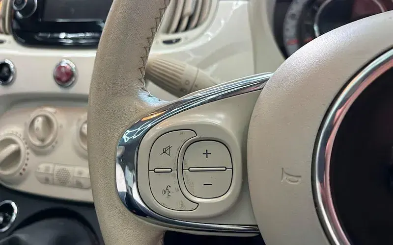 Used Fiat 500 Lounge 69 HP (50 kW) 2018 White Hatchback