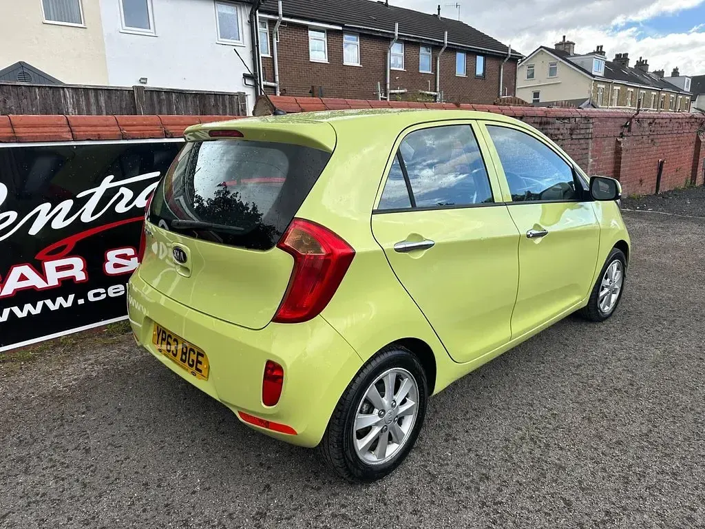 Used Kia Picanto 68 HP (50 kW) 2013 Green Hatchback