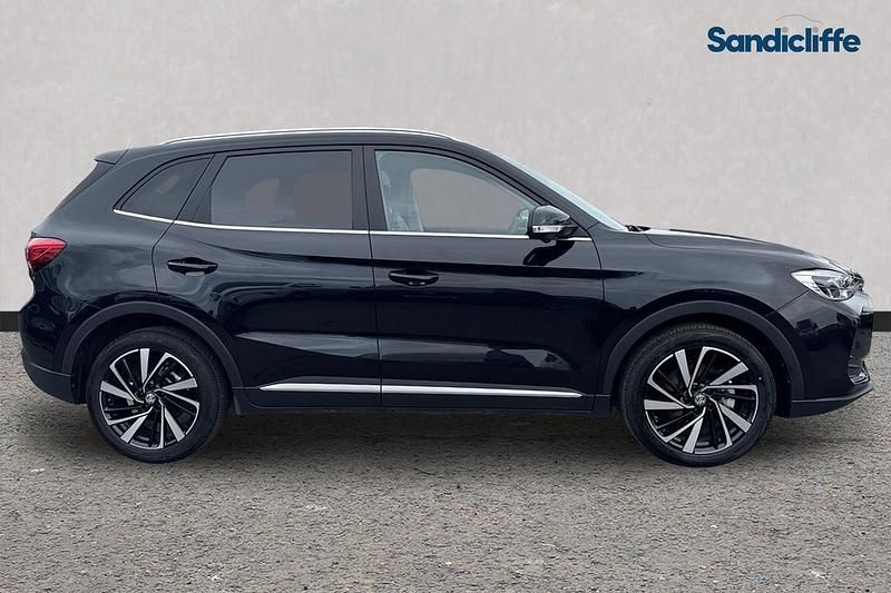 Used MG ZS Trophy 196 HP (144 kW) 2024 Metallic  black pearl SUV