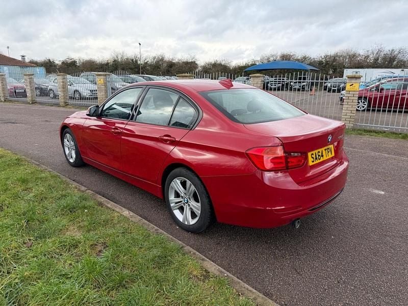 Used BMW 318 Sport Line 2014 Red Sedan