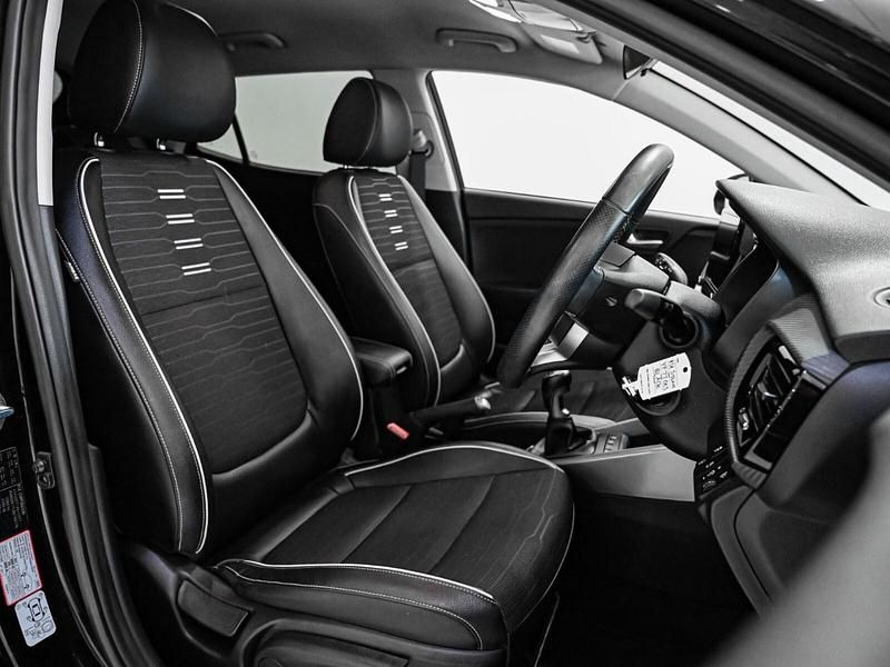 Used Kia Stonic GT-Line 100 HP (73 kW) 2022 Black SUV