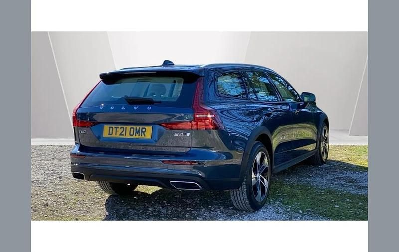 Used Volvo V60 CC 197 HP (144 kW) 2021 Blue Estate