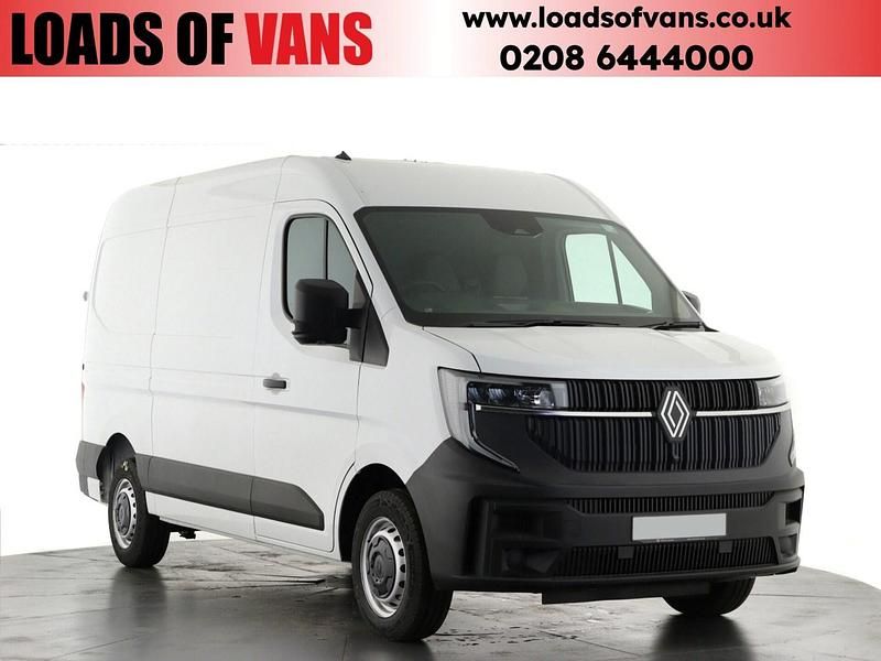 White New 2025 Renault Master Van | £24,480 (Fair price) - Image 1/4