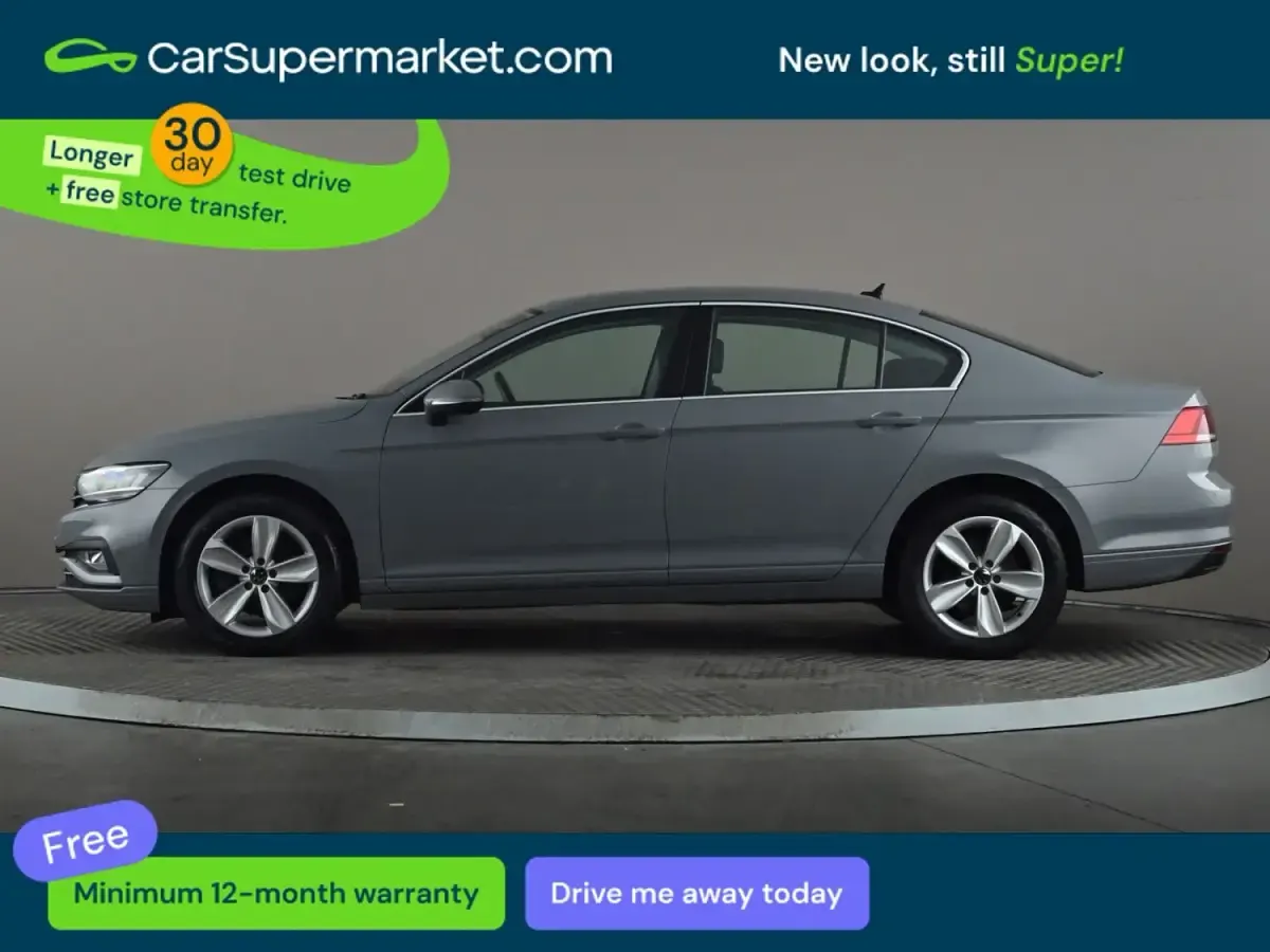 Usado VW Passat SE 150 HP (110 kW) 2022 Cinzento Carrinha