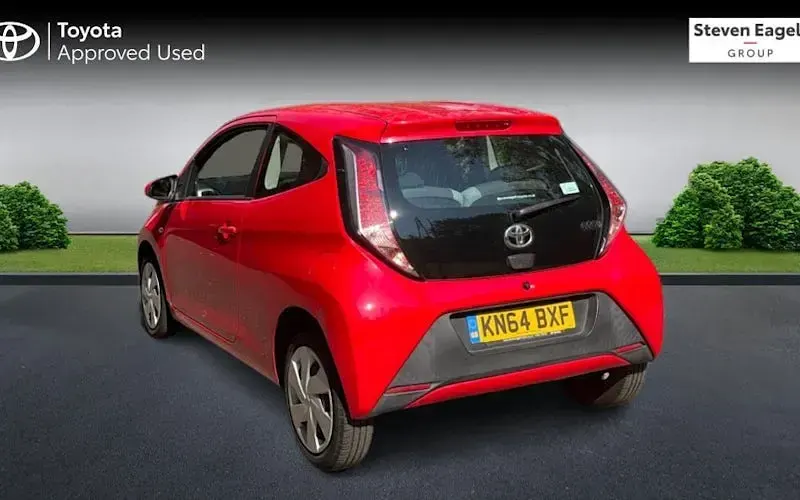 Used Toyota Aygo X-play 69 HP (50 kW) 2018 Hatchback