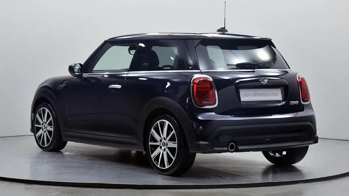Used Mini Cooper Classic 134 HP (98 kW) 2023 Black Hatchback