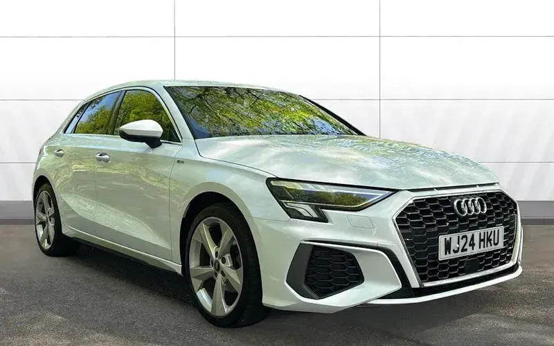 Usado Audi A3 Sportback S-Line 110 HP (80 kW) 2024 Citadino