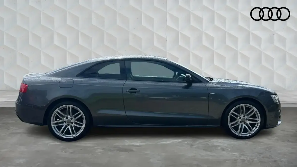 Used Audi A5 Black Edition 190 HP (139 kW) 2015 Grey Coupe