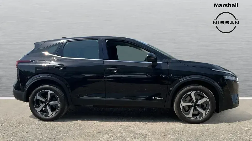 Used Nissan Qashqai Acenta Premium 190 HP (139 kW) 2024 Black SUV