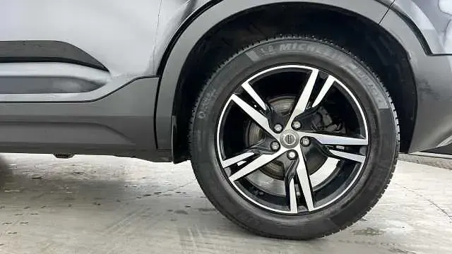 Begagnad Volvo XC40 R-Design 161 HK (118 kW) 2022 SUV