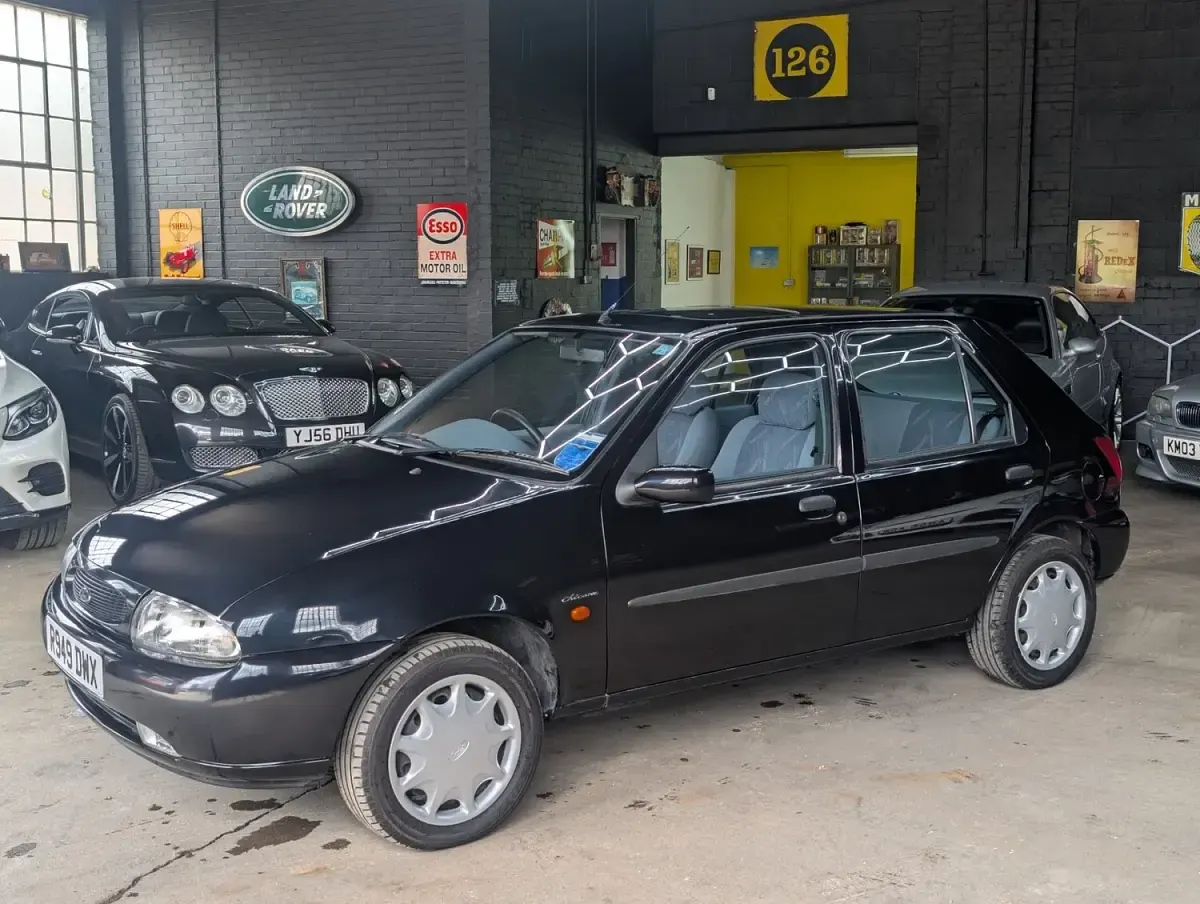 Used Ford Fiesta 75 HP (55 kW) 1997 Black Hatchback