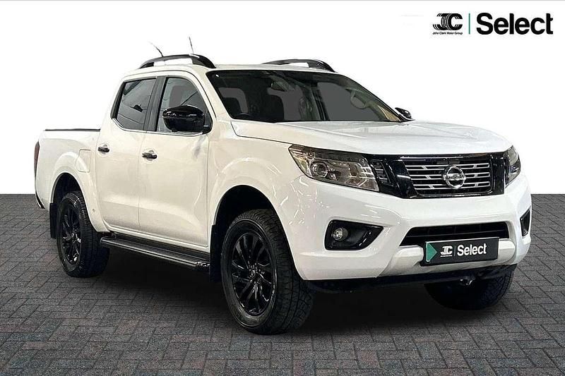 White Used 2018 Nissan Navara Tekna Pickup | £18,300 (A bit pricey) - Image 1/4
