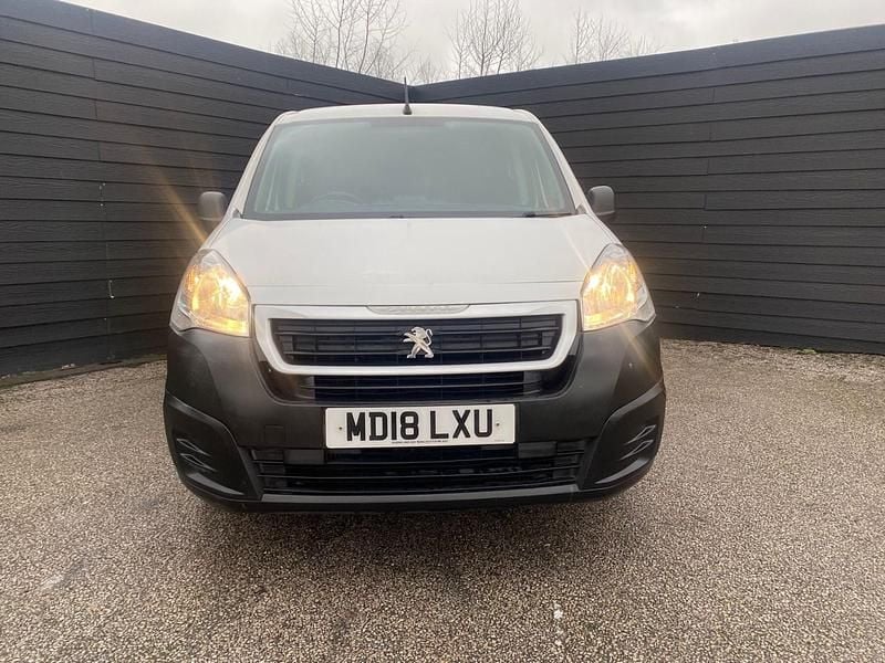 Used Peugeot Partner 2018 White MPV