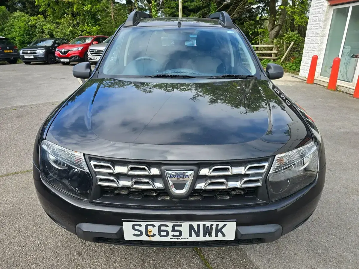Used Dacia Duster Ambiance 115 HP (84 kW) 2015 Black SUV