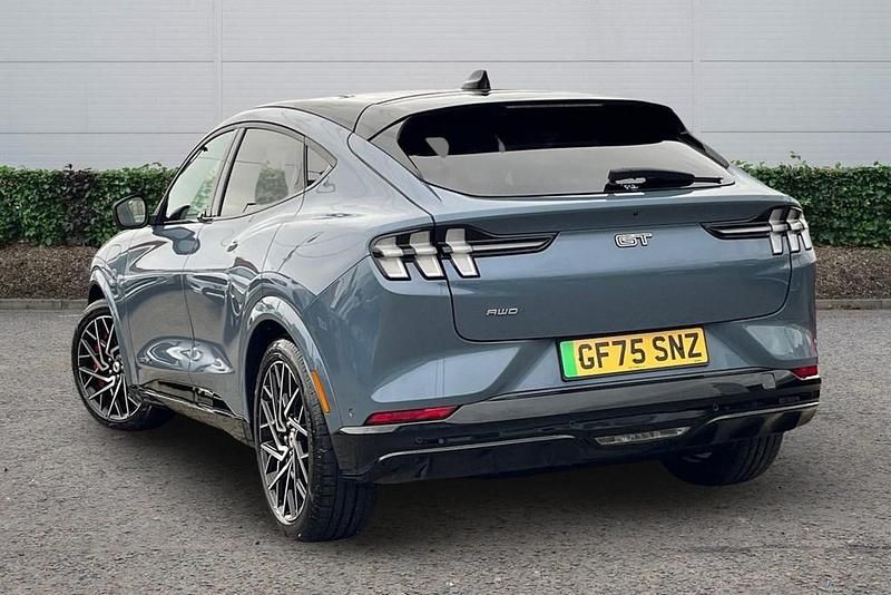 Used Ford Mustang 487 HP (358 kW) 2024 Blue Estate