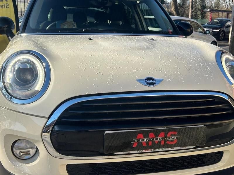 Used Mini Cooper D Hatch 2016 White Hatchback
