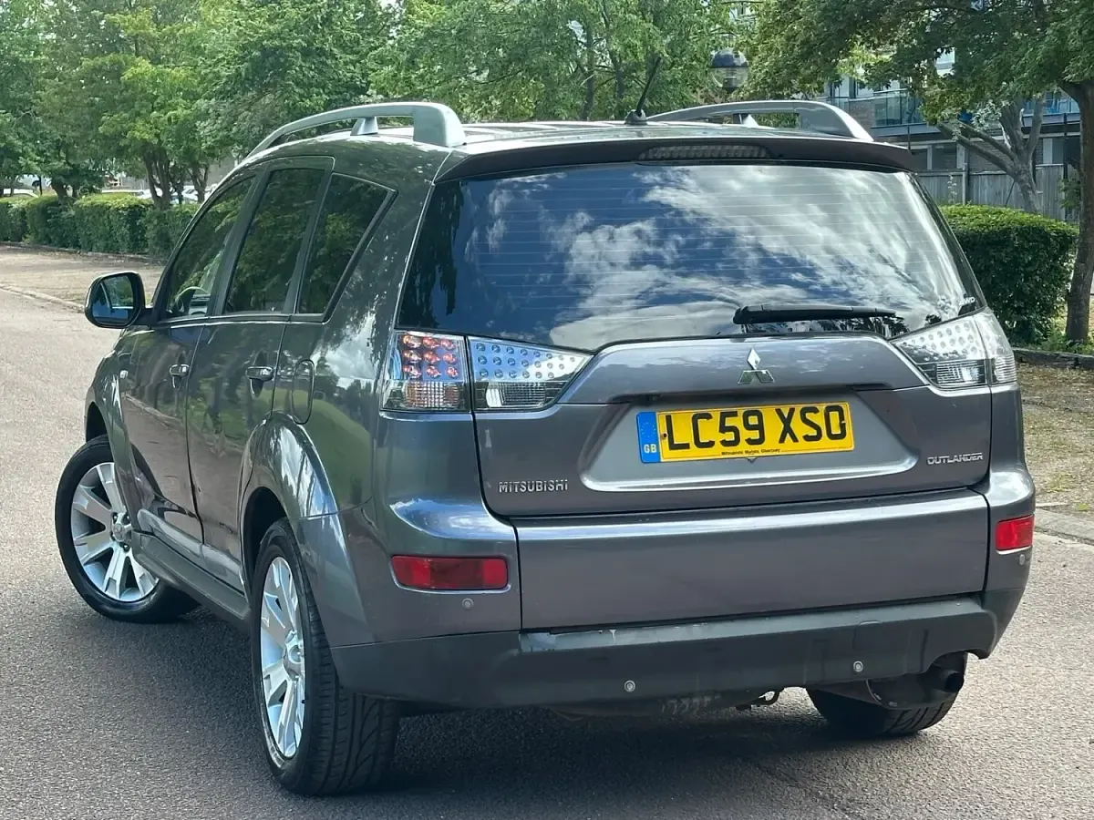 Used Mitsubishi Outlander Elegance 2009 Grey SUV