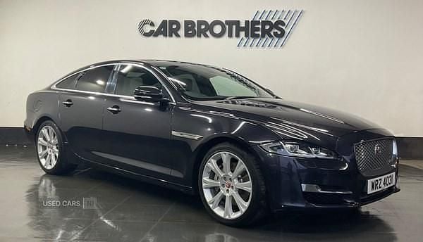 Usado Jaguar XJ Portfolio 300 HP (220 kW) 2016 Preto Sedan