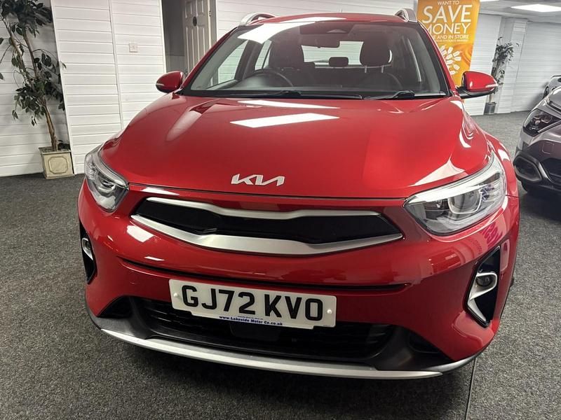 Used Kia Stonic 99 HP (72 kW) 2022 Red SUV