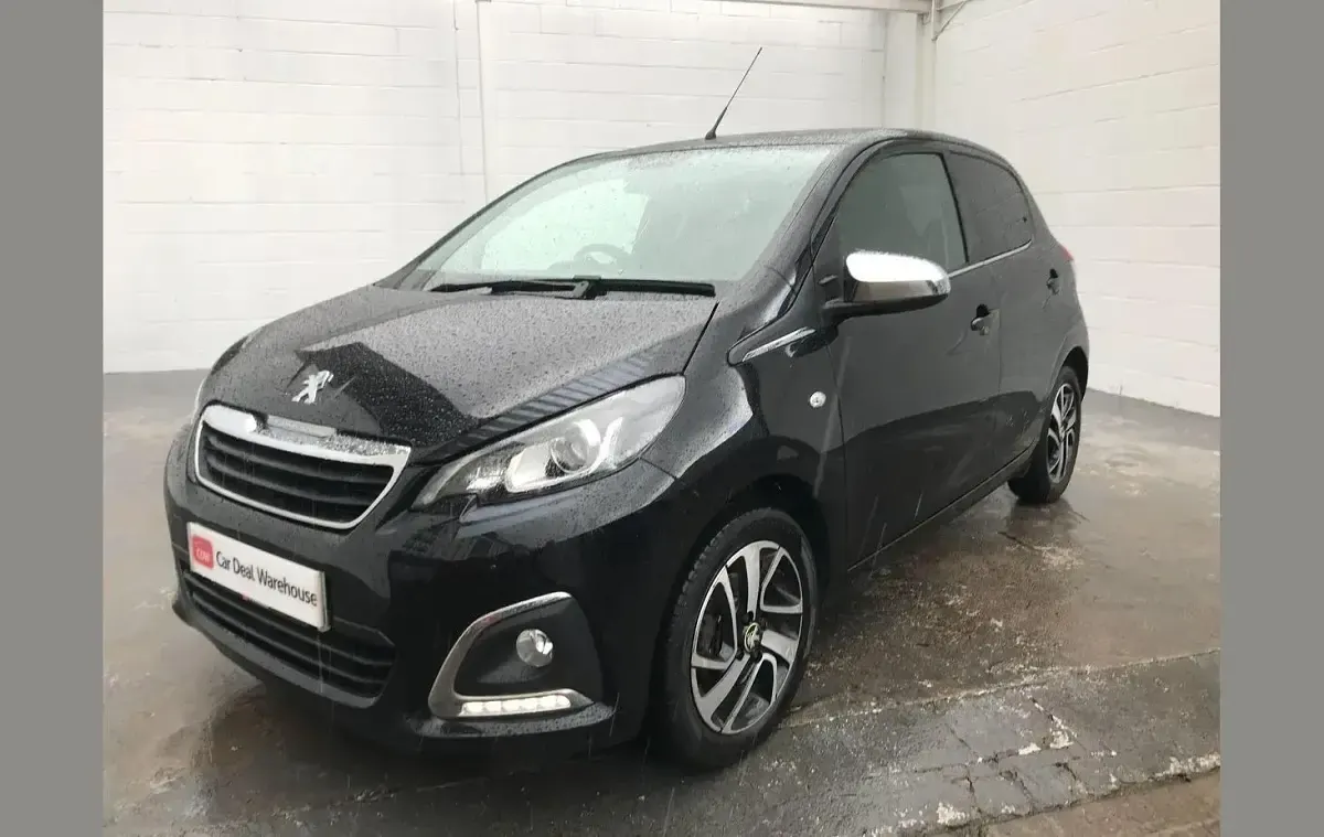 Used Peugeot 108 Active 71 HP (52 kW) 2020 Black Hatchback