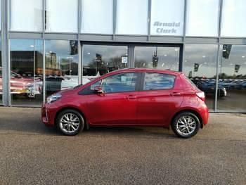 Used Toyota Yaris 2017 Red Hatchback