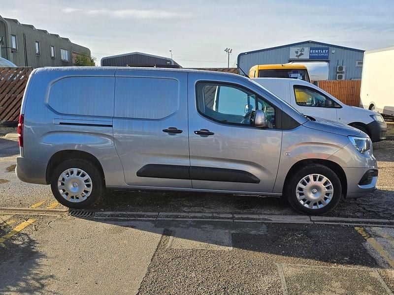 Used Vauxhall Combo Sportive 100 HP (73 kW) 2019 Grey Van