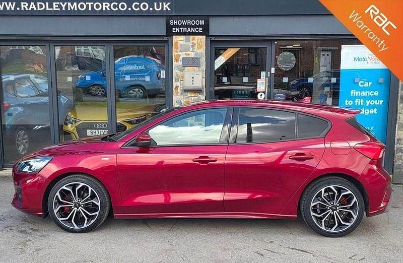 Used Ford Focus ST-Line X 125 HP (91 kW) 2019 Red Hatchback
