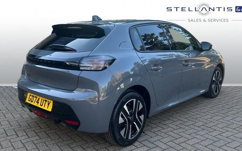 Used Peugeot 208 Allure 101 HP (74 kW) 2025 Hatchback