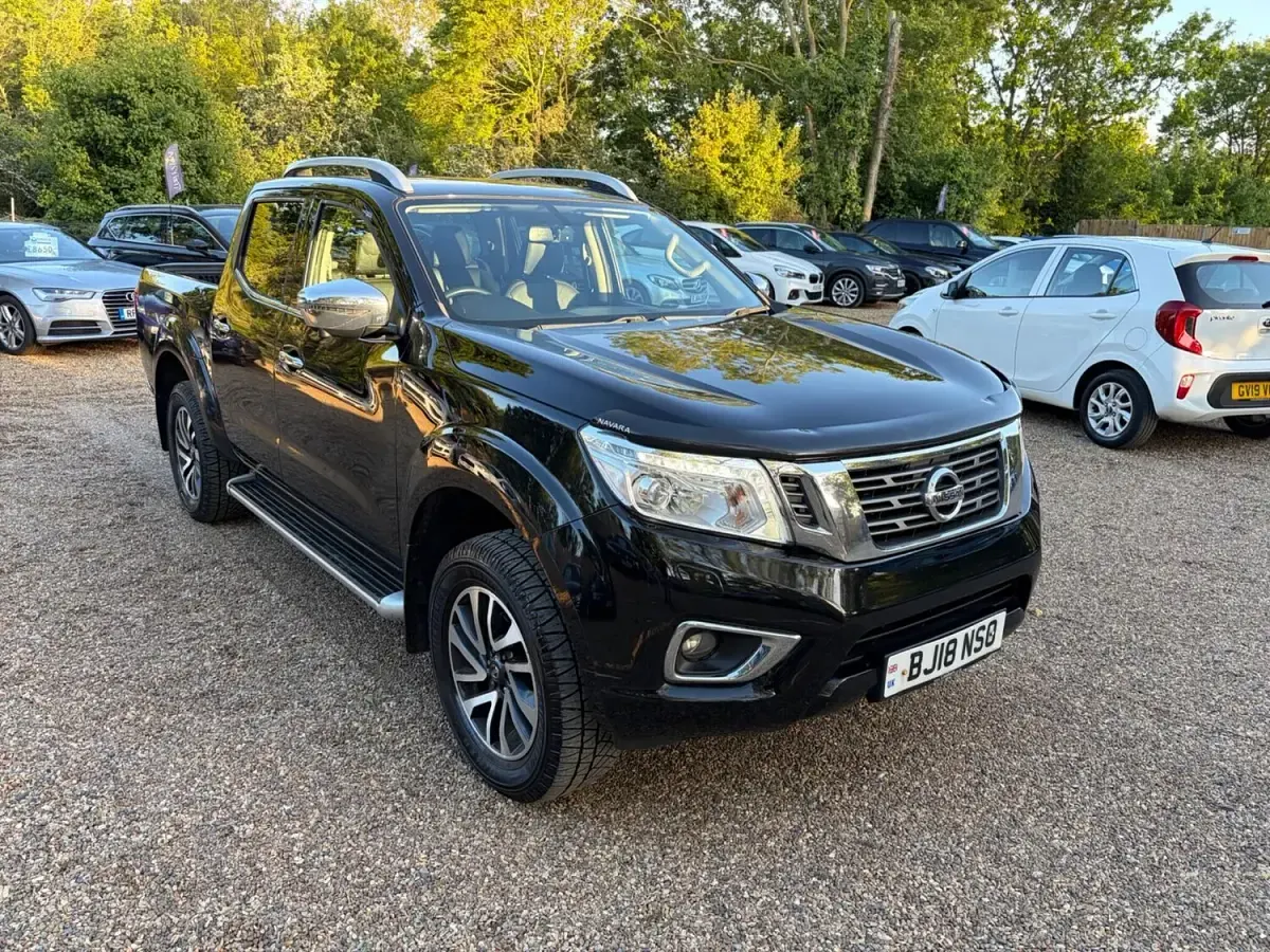 Used Nissan Navara Tekna 190 HP (139 kW) 2018 Black Pickup