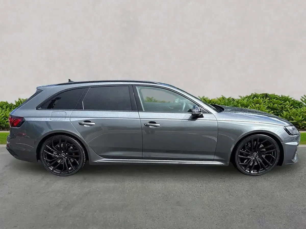 Used Audi RS4 Business 444 HP (326 kW) 2024 Grey Estate