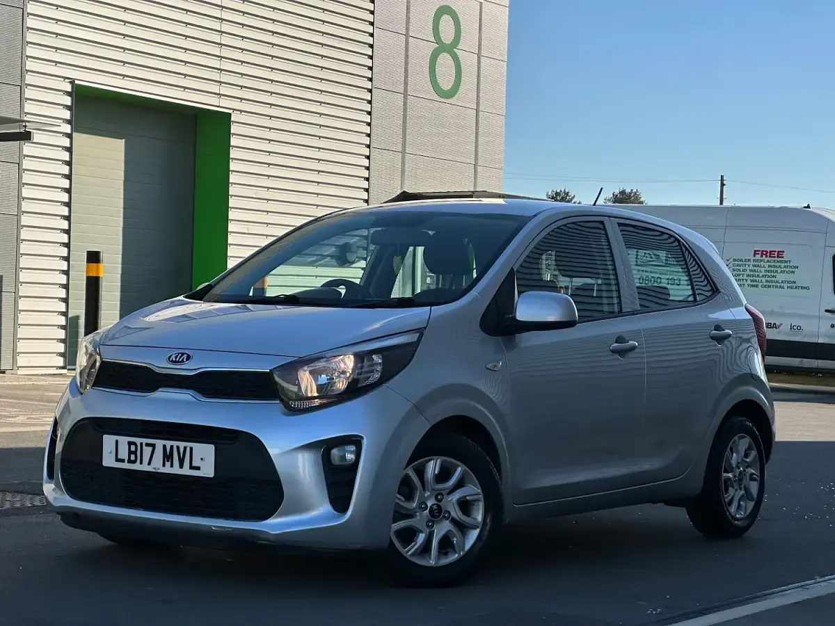 Used Kia Picanto 66 HP (48 kW) 2017 Silver Hatchback