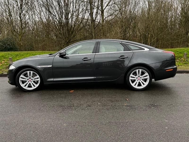 Used Jaguar XJ Premium Luxury 275 HP (202 kW) 2011 Grey Sedan
