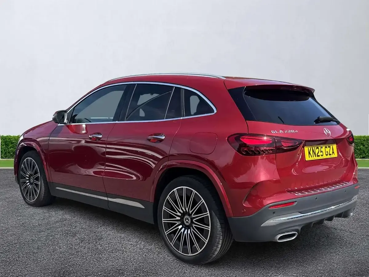 Used Mercedes GLA220 AMG Line Premium Plus 190 HP (139 kW) 2025 Red SUV
