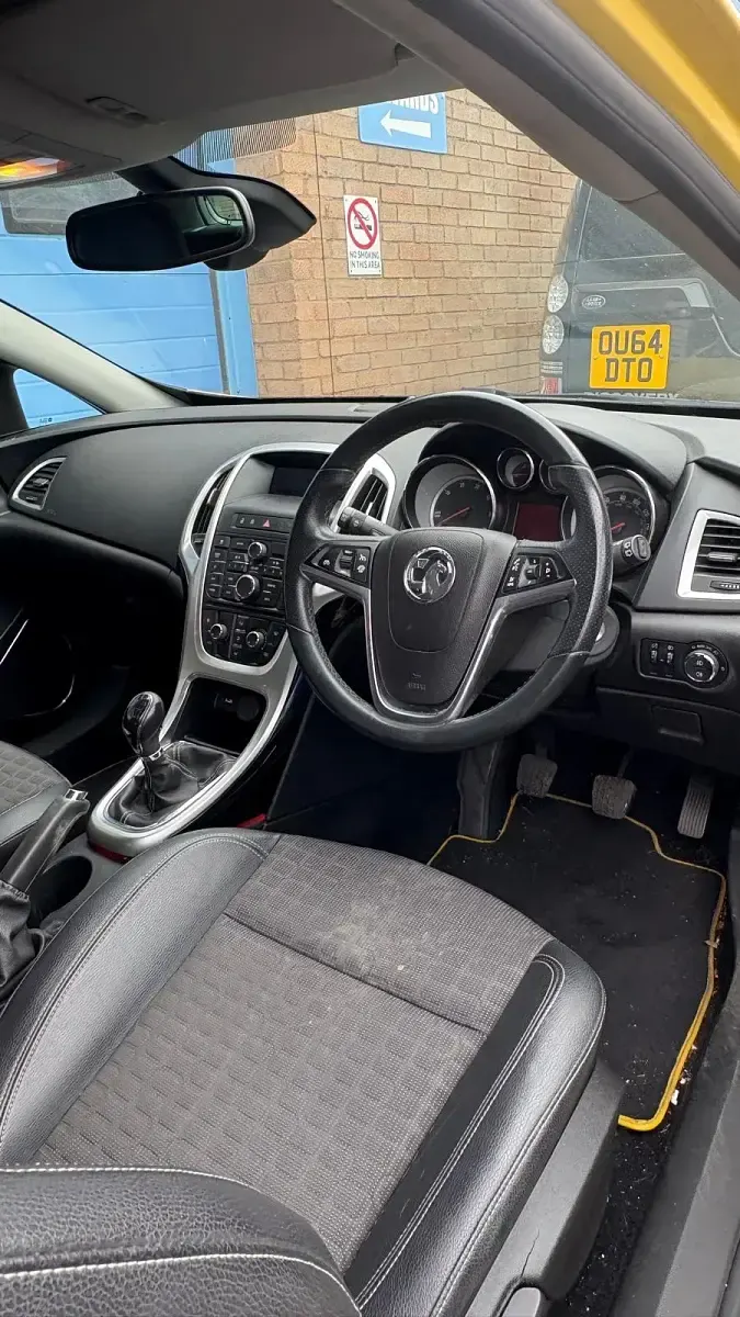 Used Vauxhall Astra GTC SRi 2013 Yellow Hatchback