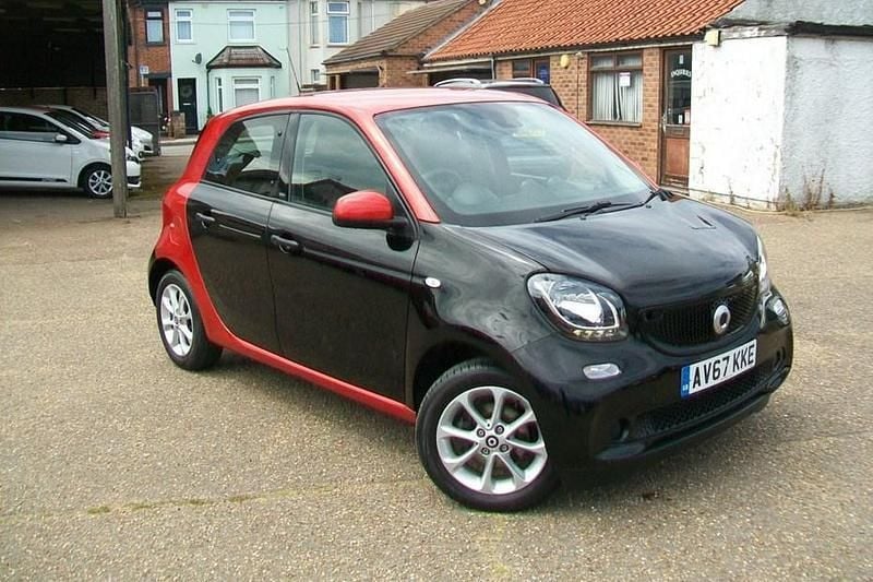 Red Used 2017 Smart ForFour Passion Hatchback | £4,995 (Good price) - Image 1/1