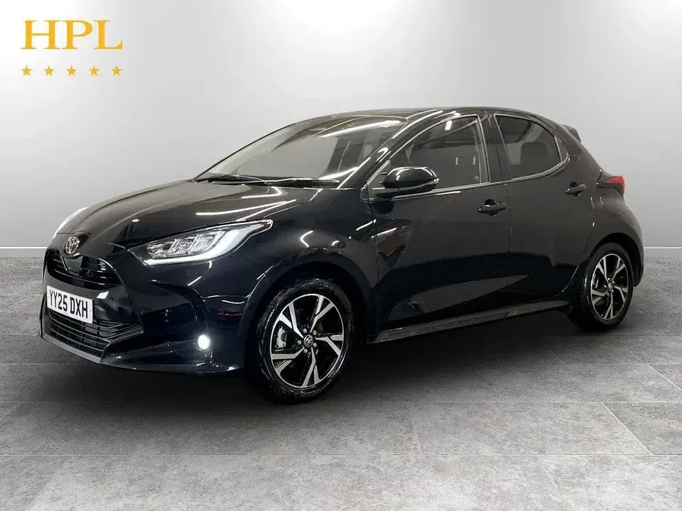 Second-hand Toyota Yaris Hybrid Design 116 CP (85 kW) 2025 Negru Hatchback
