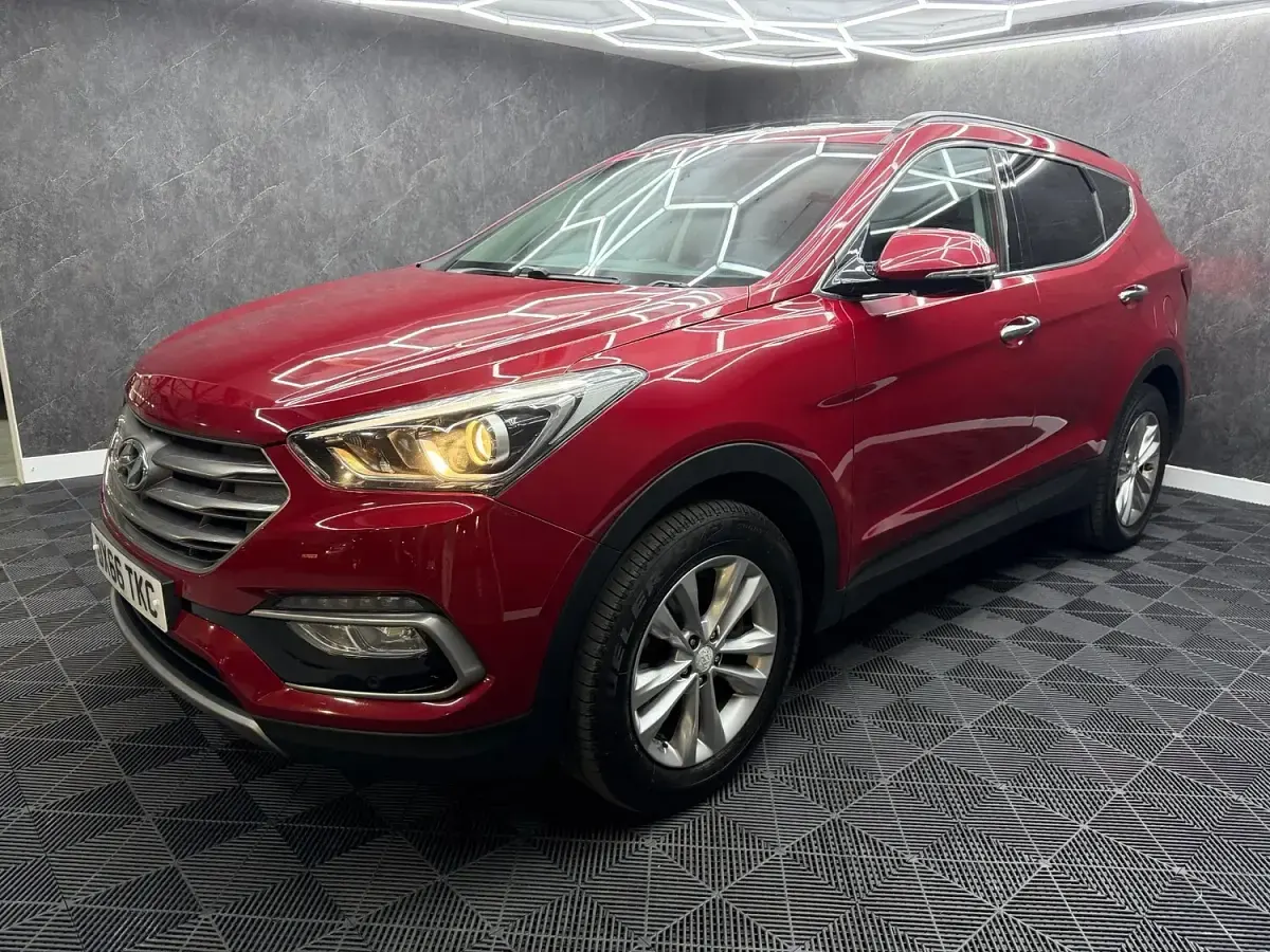 Used Hyundai Santa Fe Premium 200 HP (147 kW) 2016 Red SUV