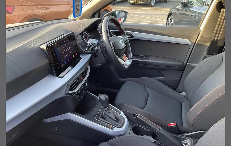 Used Seat Arona FR 108 HP (79 kW) 2022 White SUV