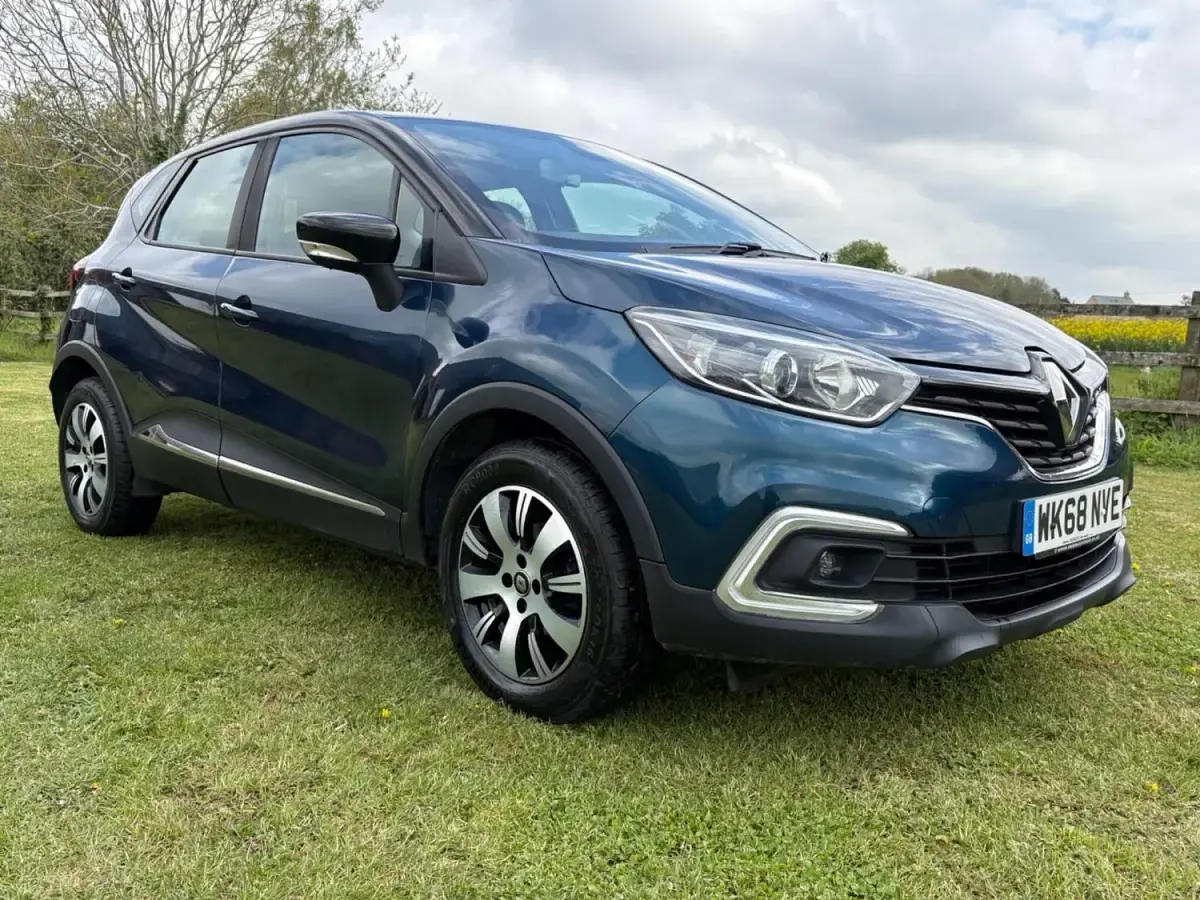 Usado Renault Captur Play 90 HP (66 kW) 2018 Azul SUV