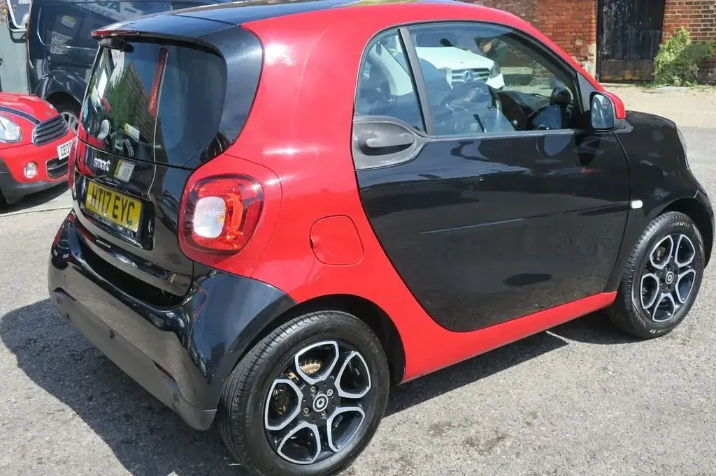 Used Smart ForTwo Coupé Premium 90 HP (66 kW) 2017 Black Coupe