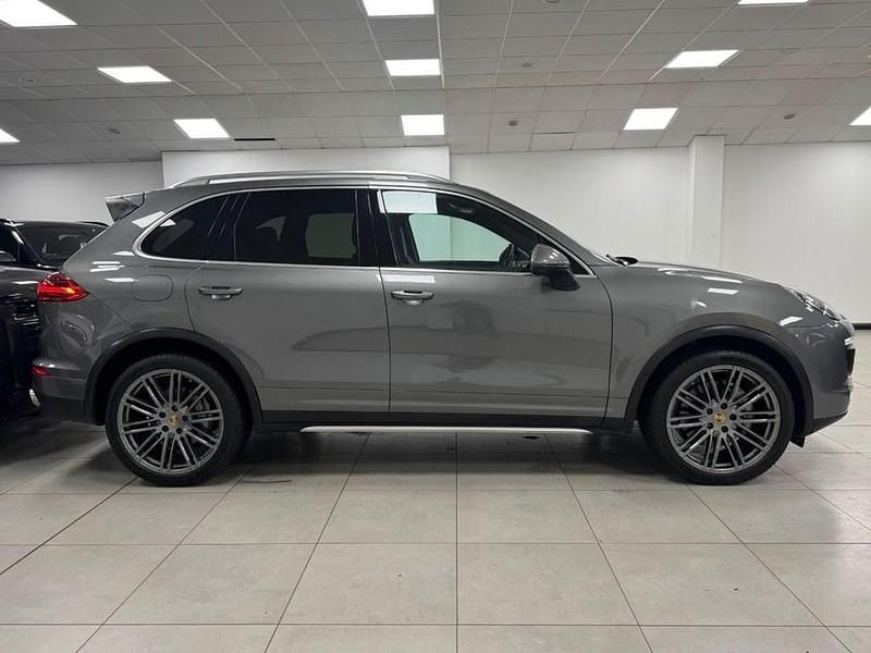 Used Porsche Cayenne 262 HP (192 kW) 2015 Grey SUV