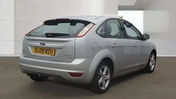 Used Ford Focus Zetec 99 HP (72 kW) 2009 Silver Hatchback