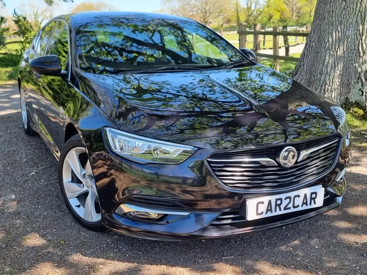 Second-hand Vauxhall Insignia SRi 2018 Albastru Hatchback