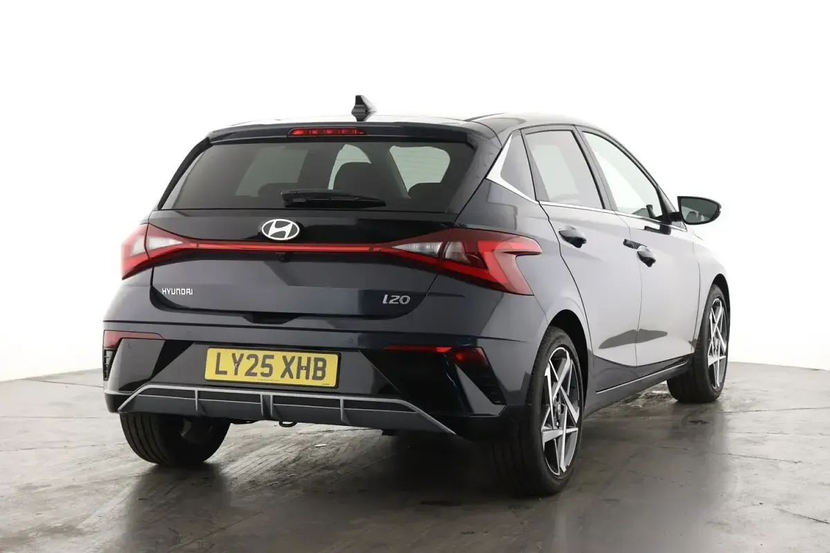 Used Hyundai i20 Premium 90 HP (66 kW) 2025 Grey Hatchback