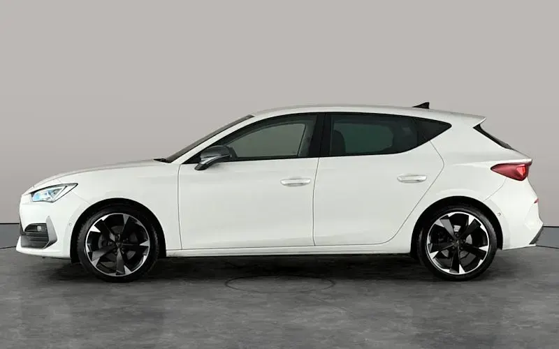 Used Cupra Leon 150 HP (110 kW) 2023 White Hatchback