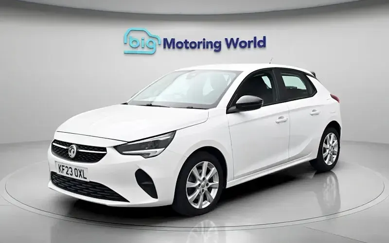 Used Vauxhall Corsa Design Edition 101 HP (74 kW) 2023 White Hatchback
