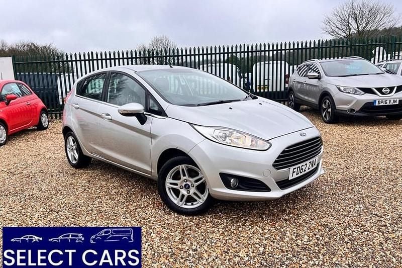 Used Ford Fiesta Zetec 100 HP (73 kW) 2013 Silver Hatchback