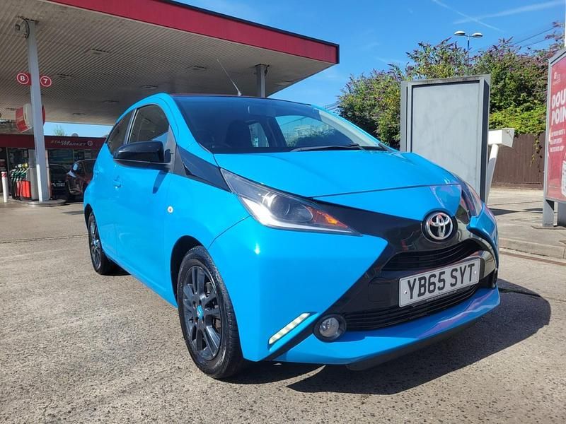Red Used 2015 Toyota Aygo X-play Hatchback | £4,750 (A bit pricey) - Image 1/4