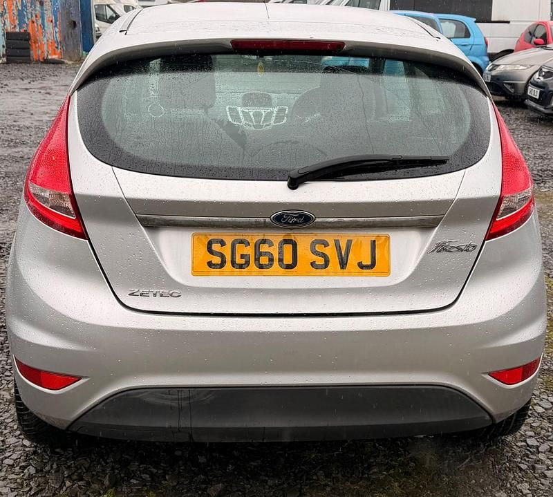 Used Ford Fiesta Zetec 81 HP (59 kW) 2010 Silver Hatchback
